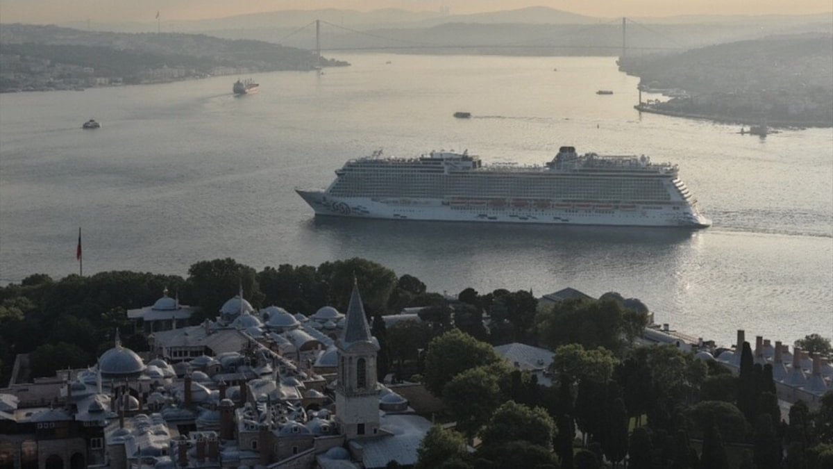 Kruvaziyerle gelen turist sayısı artışta: Nisan'da 103 bin