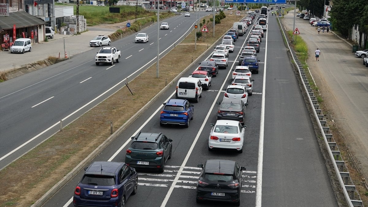 Kurban Bayram'ı tatilinin son gününde dönüş yoğunluğu: Tekirdağ-İstanbul yolu