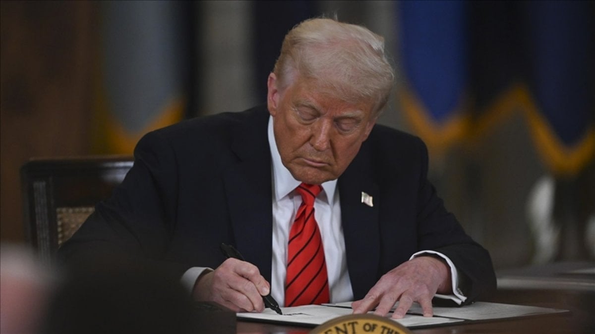 ABD Başkanı Trump yapay zekaya ait kararnameye imza attı