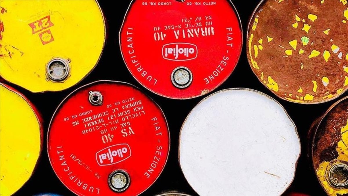 ABD'nin ham petrol stokları 8 milyon varil geriledi