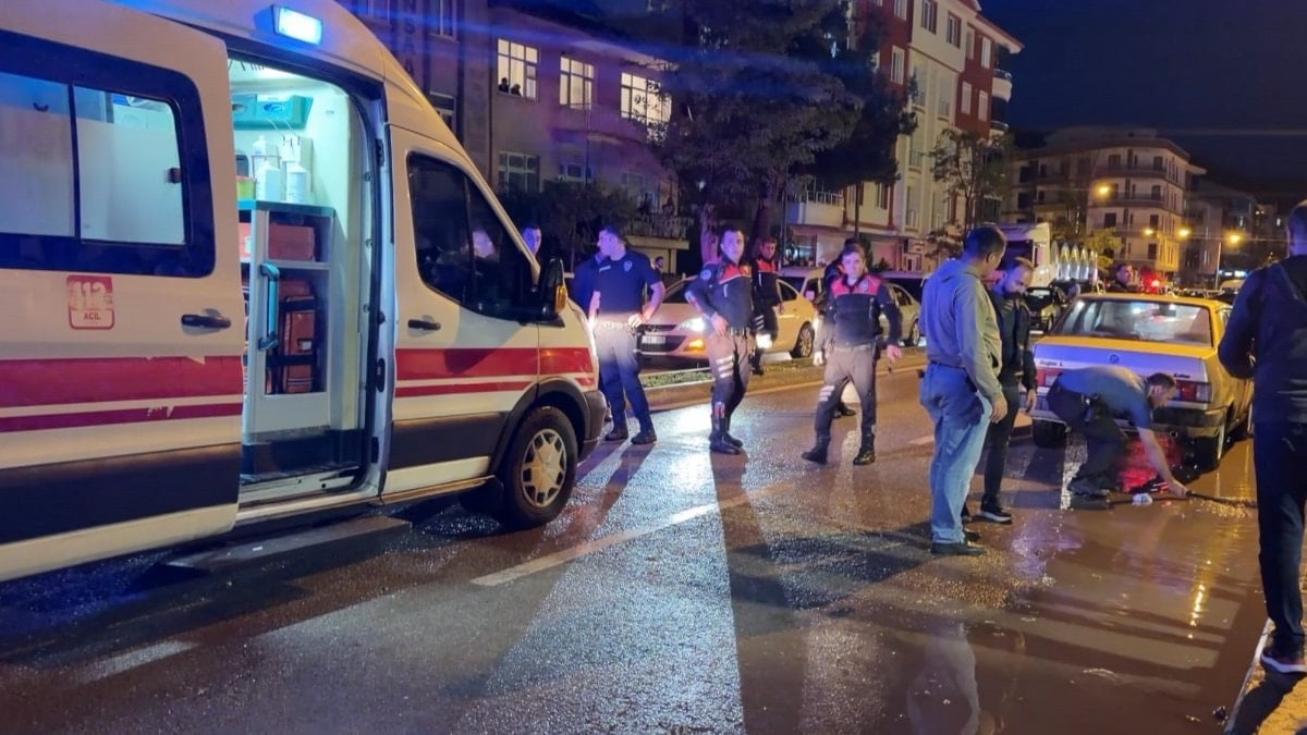 Aksaray'da kızını rahatsız eden gencin kulağını kesti: Ortaya giren polis de yaralandı
