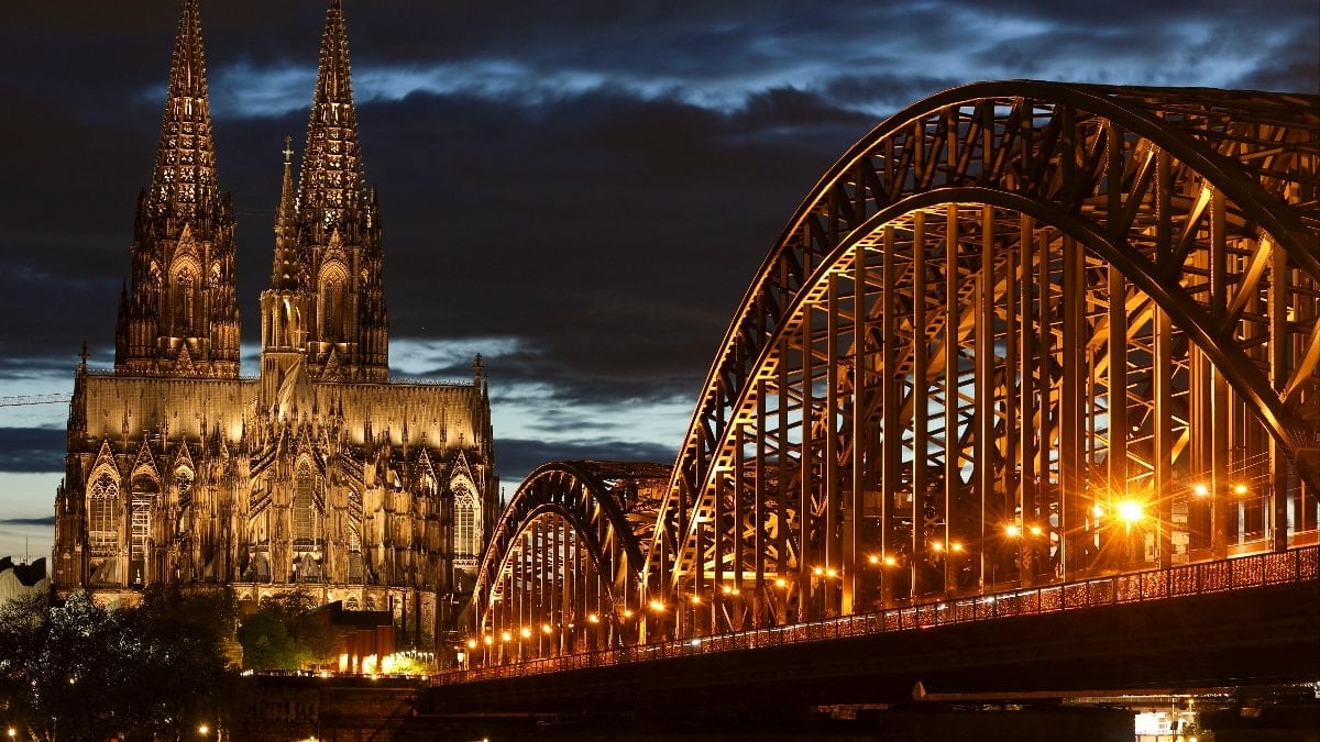 Almanya'da Köln Katedrali'ne giriş fiyatı geliyor: Turistler 12 euro ödeyecek