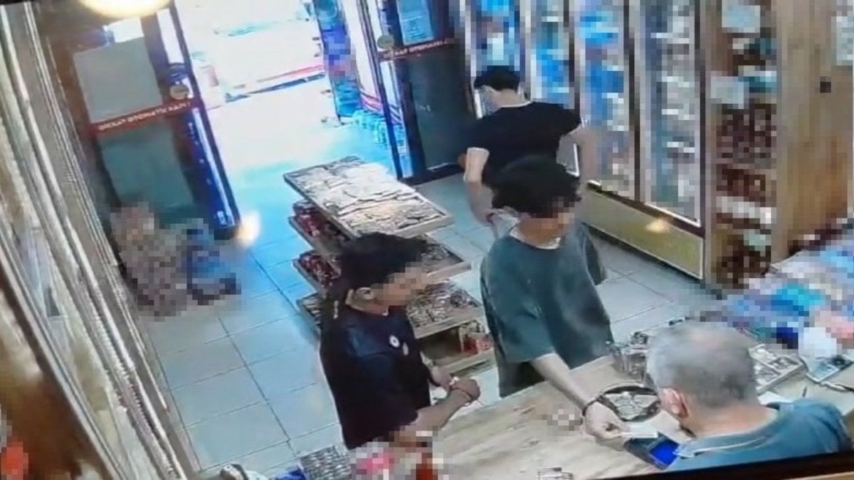 Bursa'da budukları kredi kartı ile alışveriş yaptılar