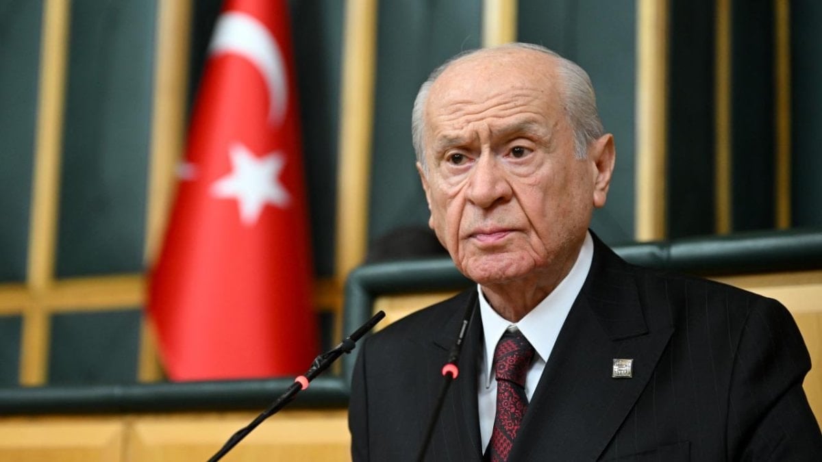 Devlet Bahçeli: Özgür Özel’in yaptığı ergen devrimciliği