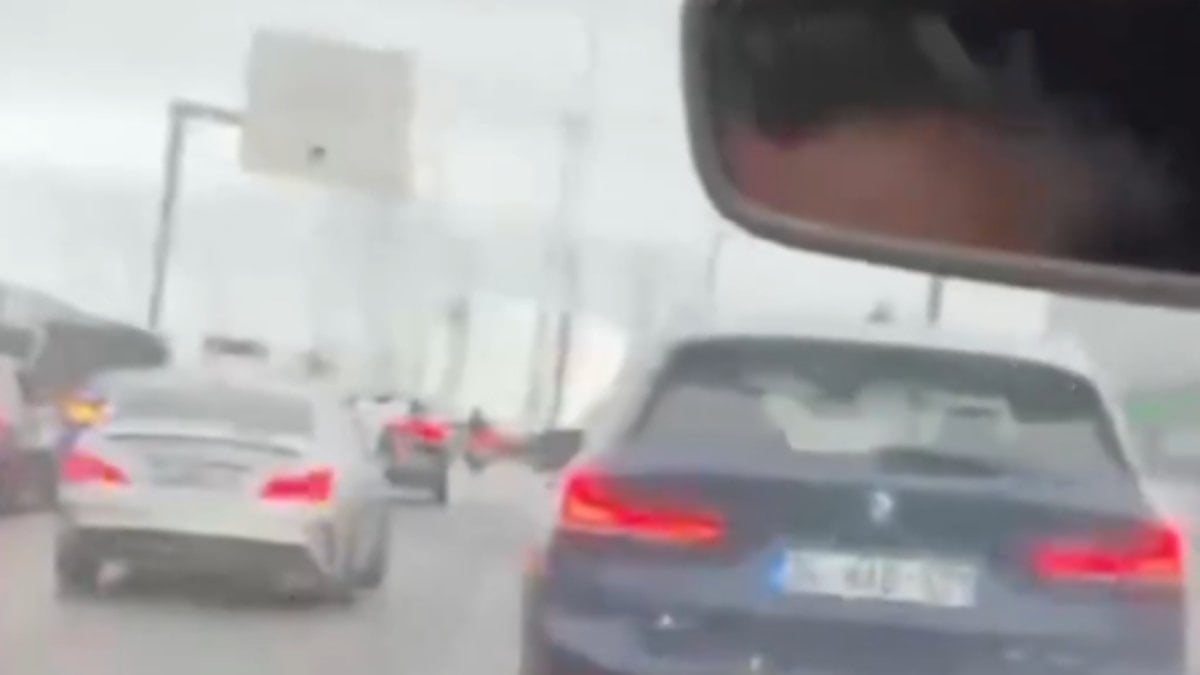 İstanbul'da düğün konvoyu vatandaşları isyan ettirdi