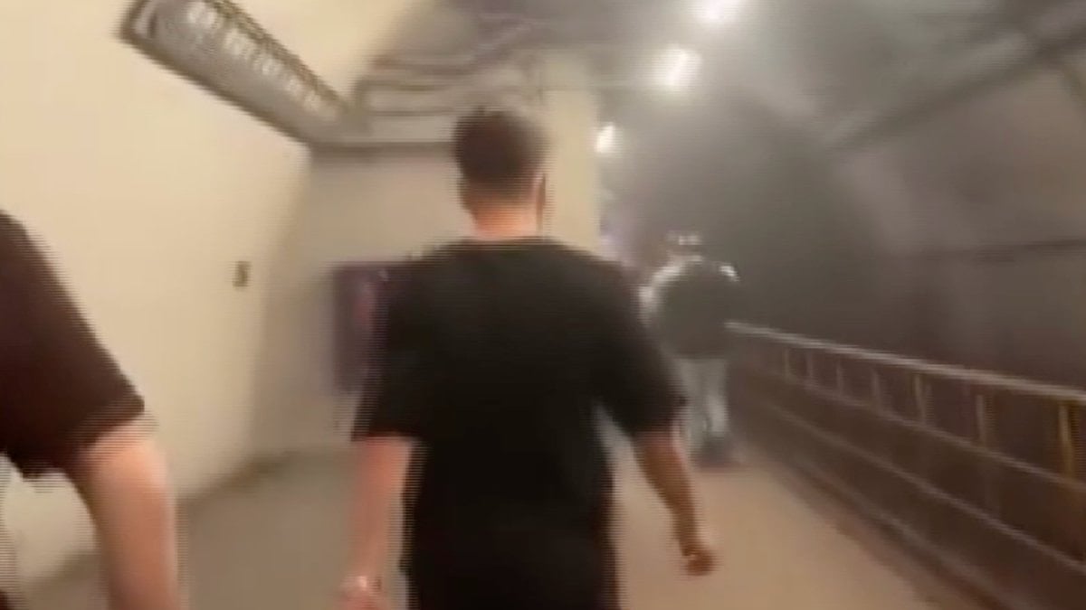 İstanbul'da metro arızası: Tünelde yürümek zorunda kaldılar
