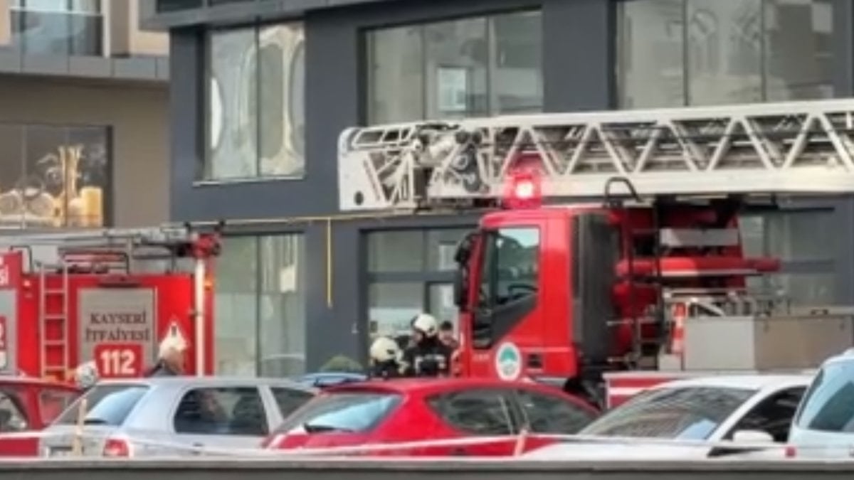 Kayseri'de 20 katlı binada yangın paniği