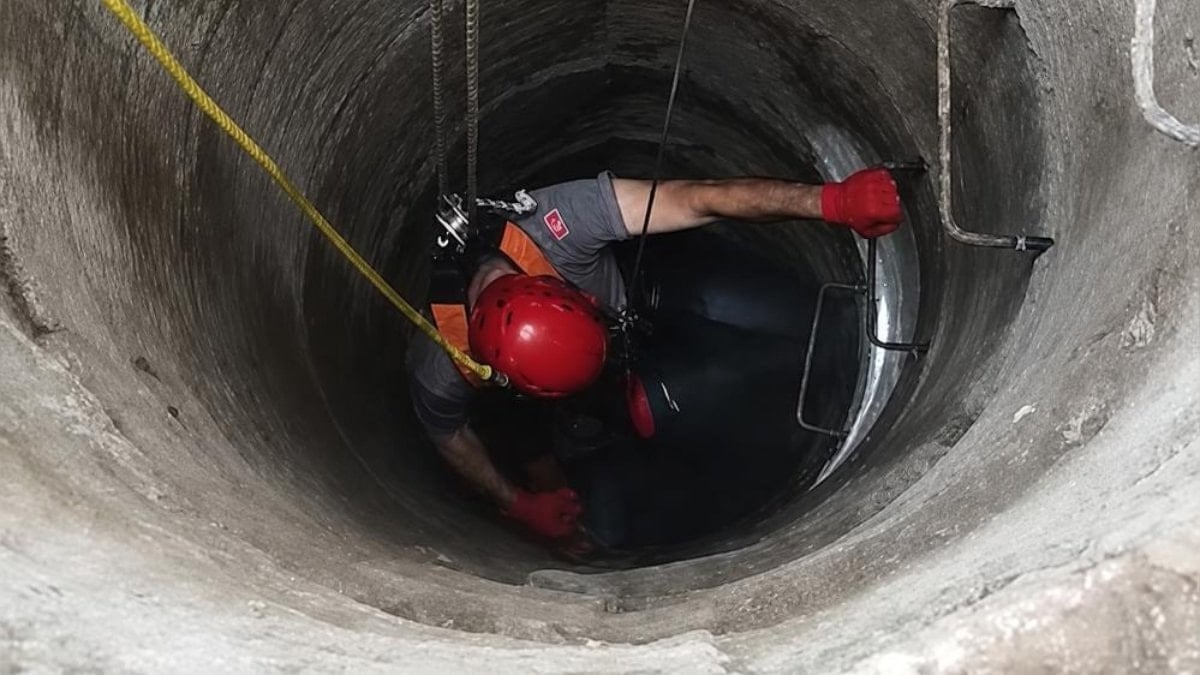 Kırıkkale'de 10 metrelik kuyuya düşen kedi kurtarıldı