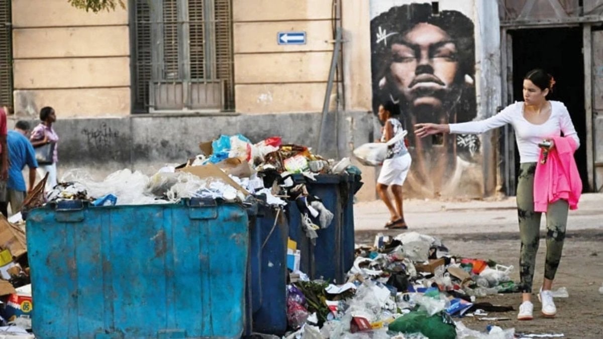 Küba'nın başşehri Havana çöpten geçilmiyor
