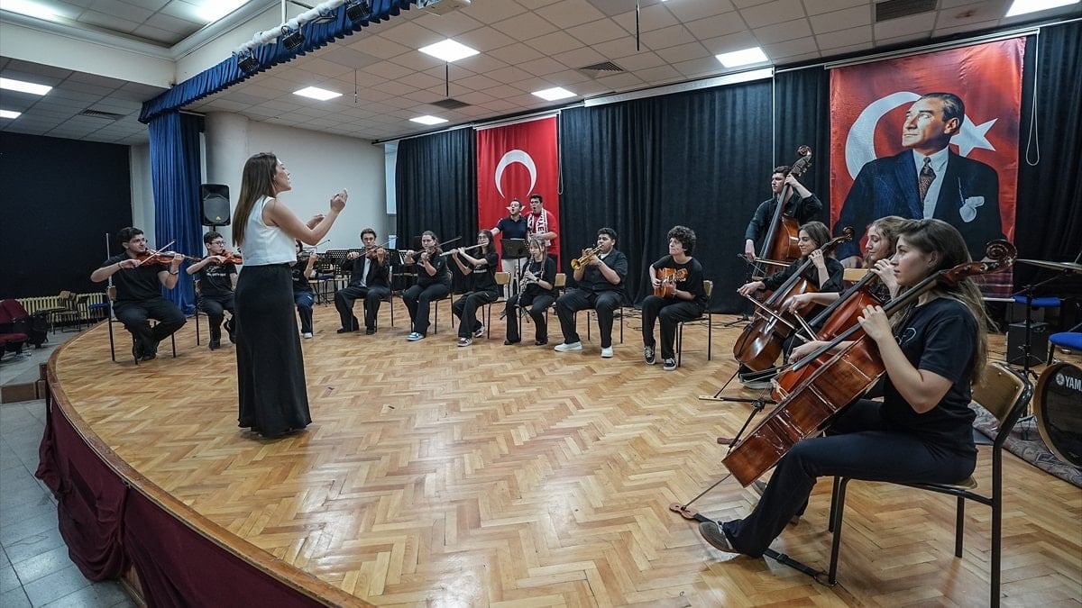Liseliden Ulusal Kadro'ya marş: 'Bizim Çocuklar' birinci seçildi