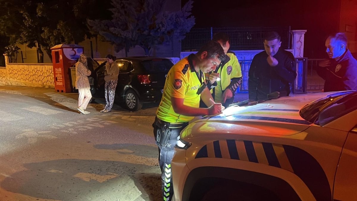 Nevşehir'de park halindeki arabalara çarpan alkollü şoför aracında uyurken yakalandı