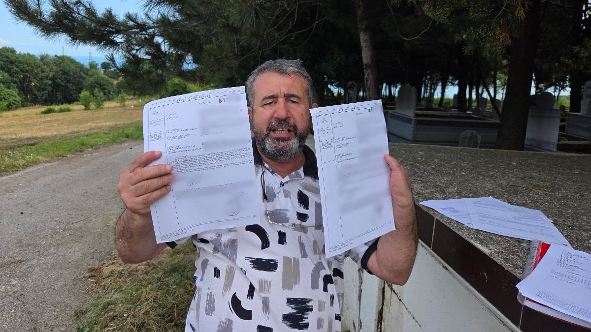 Samsun'da kiracısına ulaşamayan mesken sahibinden dikkat çeken protesto