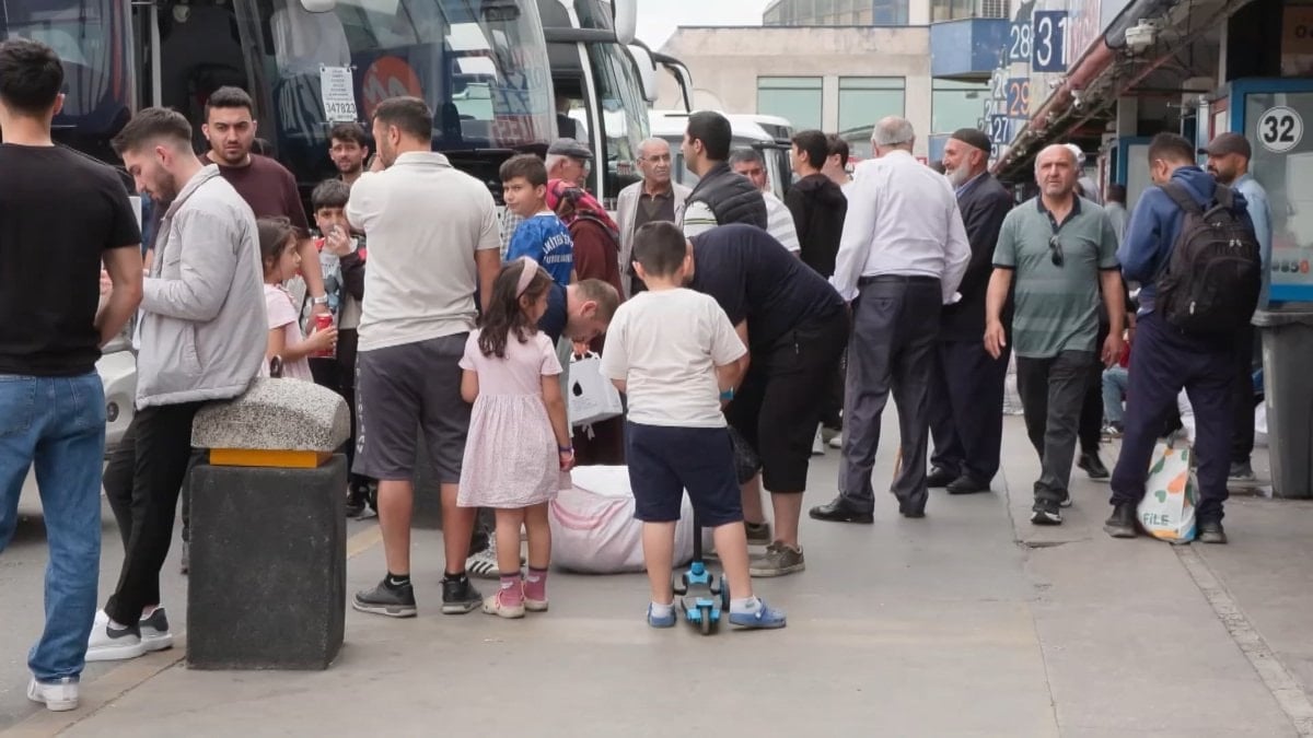 Tatilin son günü, Otogar'da yoğunluk tepede: Ek seferler yetmiyor