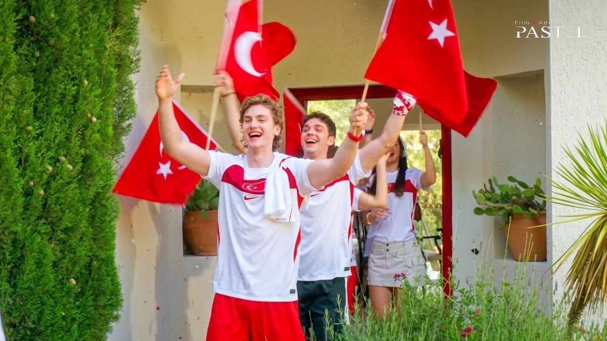 Toplumsal medya Daha 17’nin paylaşımını konuşuyor: Ulusal maç öncesi duygulandıran takviye