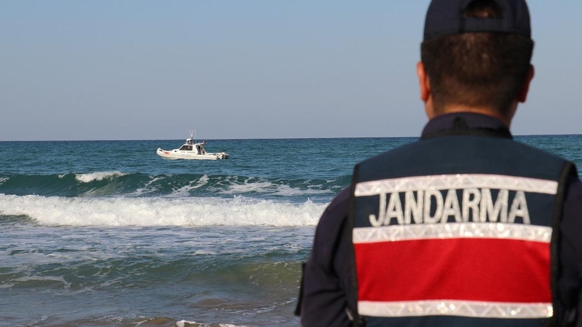 Zonguldak ve Kocaeli'de hava şartları nedeniyle denize girmek yasaklandı