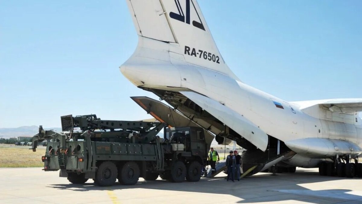 ABD basını: Türkiye, S-400'leri BAE'ye devretmek için resmi görüşmelere başladı