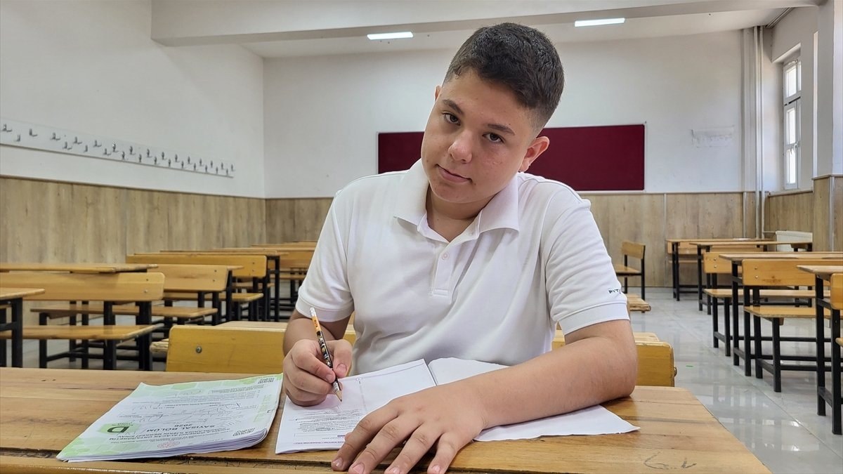 Ağabeyinin müsaadeden giden Adıyamanlı genç, LGS'de 500 tam puan yaptı