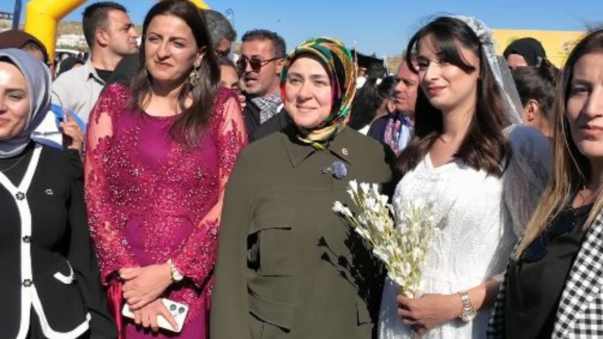 Cumhurbaşkanı Erdoğan, Berçelan Yaylası'ndaki Bayan Şenliği'ne telefonla bağlandı