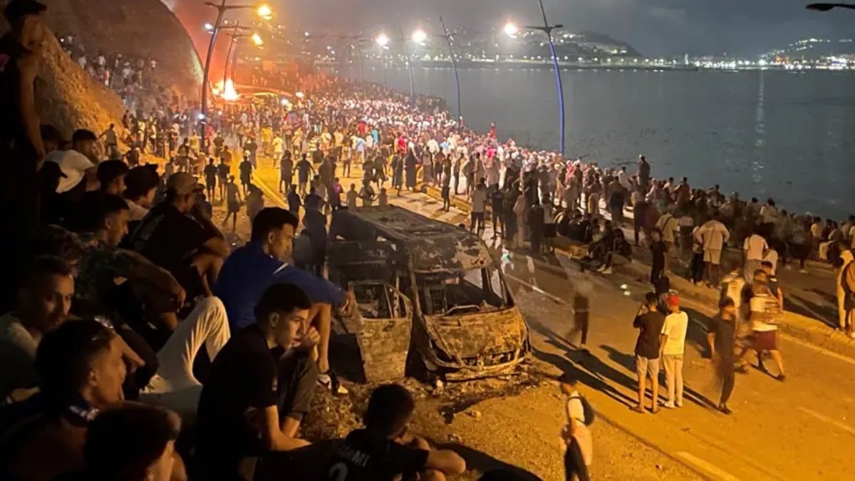 Faslıların İspanya akını: 'Sanchez'e operasyon' tartışması
