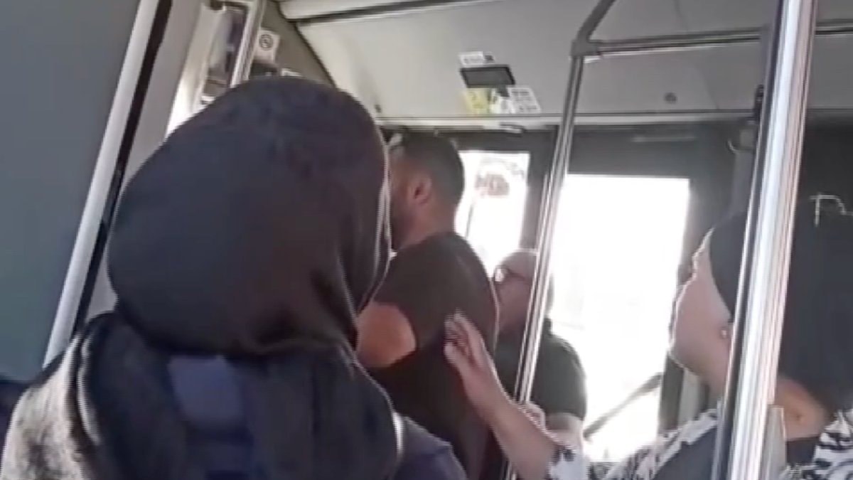 İstanbul'da İETT sürücüsü ile yolcu arasında tartışma: Sefere devam etmeyeceğim