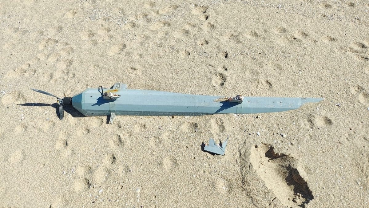 Karaburun kıyısında üzerinde patlayıcı olan İHA bulundu