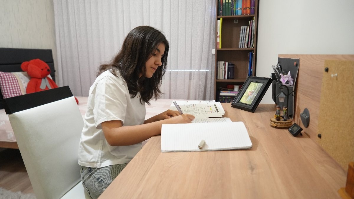 LGS şampiyonu Zeynep, muvaffakiyetin formülünü paylaştı