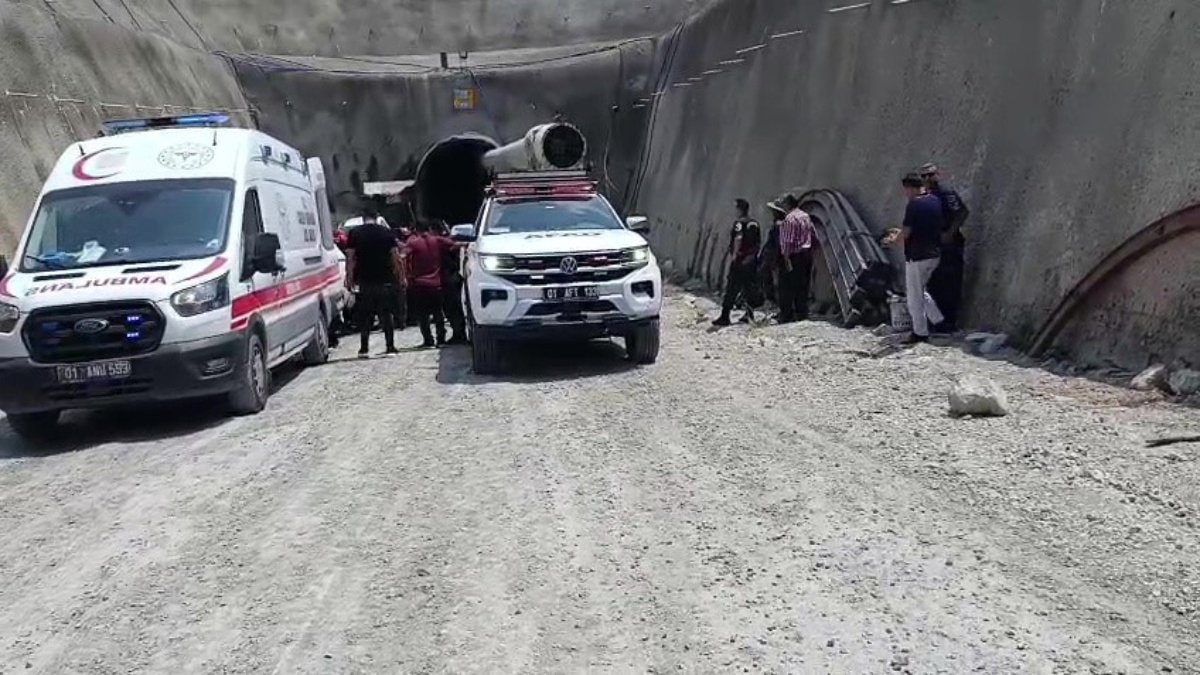 Adana'da içme suyu projesinde göçük: 1 emekçi hayatını kaybetti