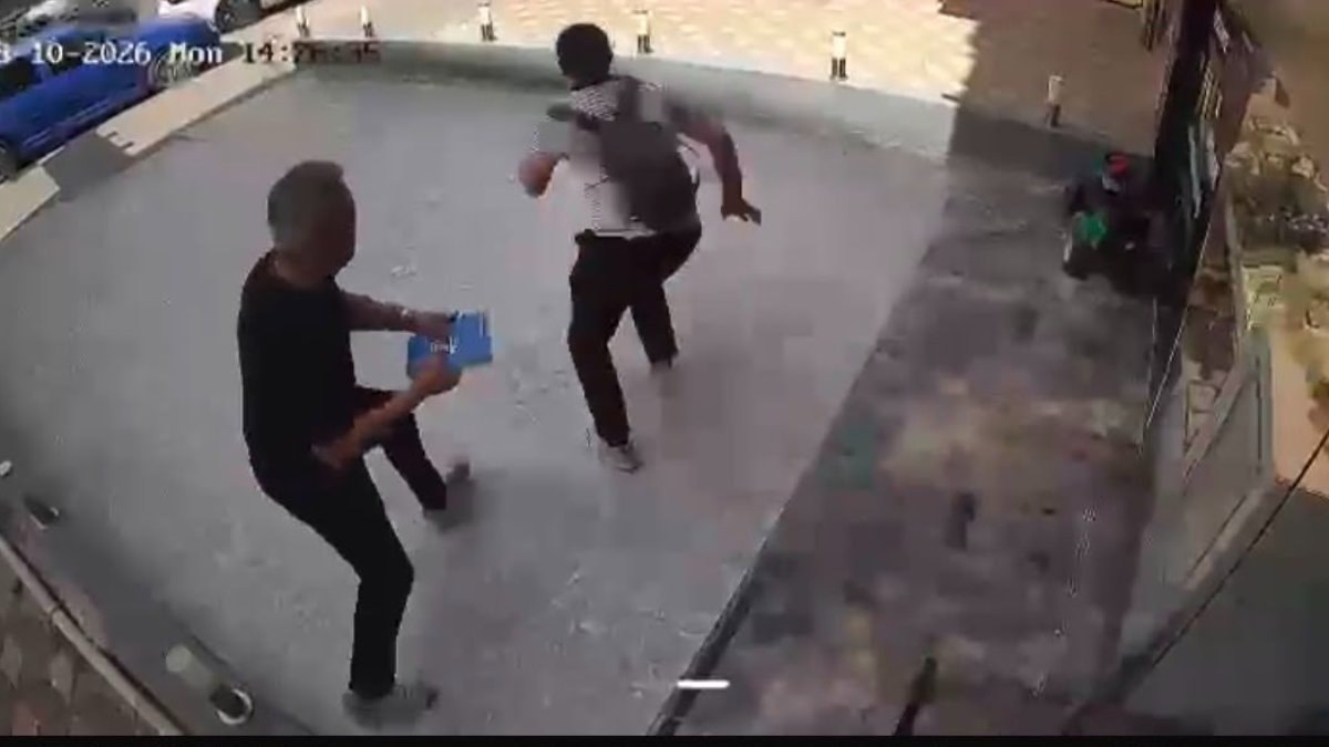 Ankara'da kuyumcuda 3 bileziği çalan kuşkulu kaçarken yakalandı