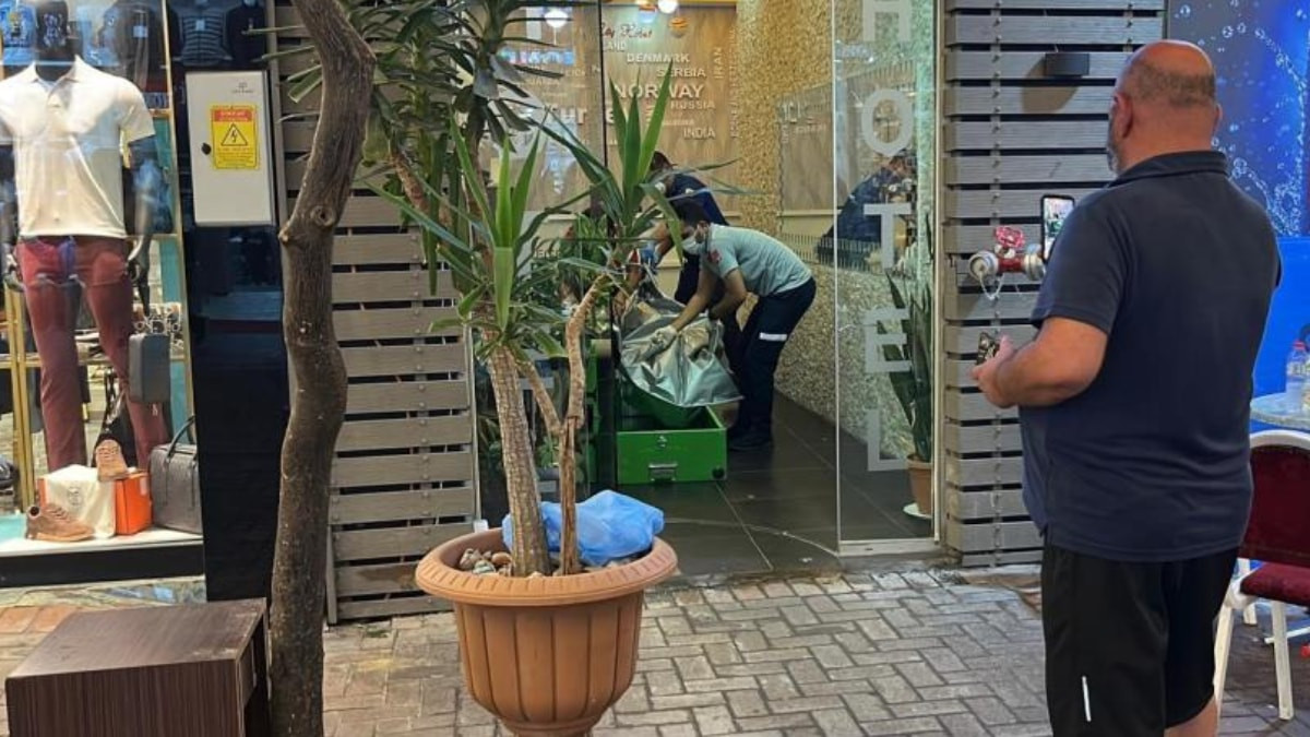Antalya'da İsveçli turist otel odasında meyyit bulundu