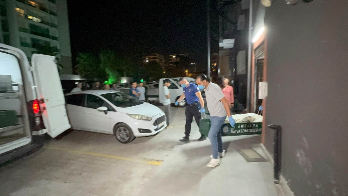 Antalya'da Norveç asıllı yaşlı adam konutunda meyyit bulundu