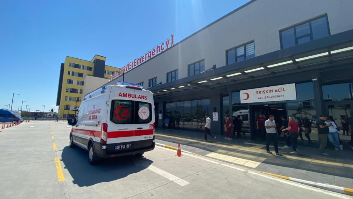 Aydın'da mendil ve su asatan yaşlı bayan, kazada öldü