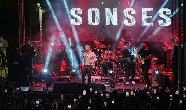 Başkan Çerçioğlu'ndan Mimar Sinan Park'ın eşsiz atmosferinde yaz konseri