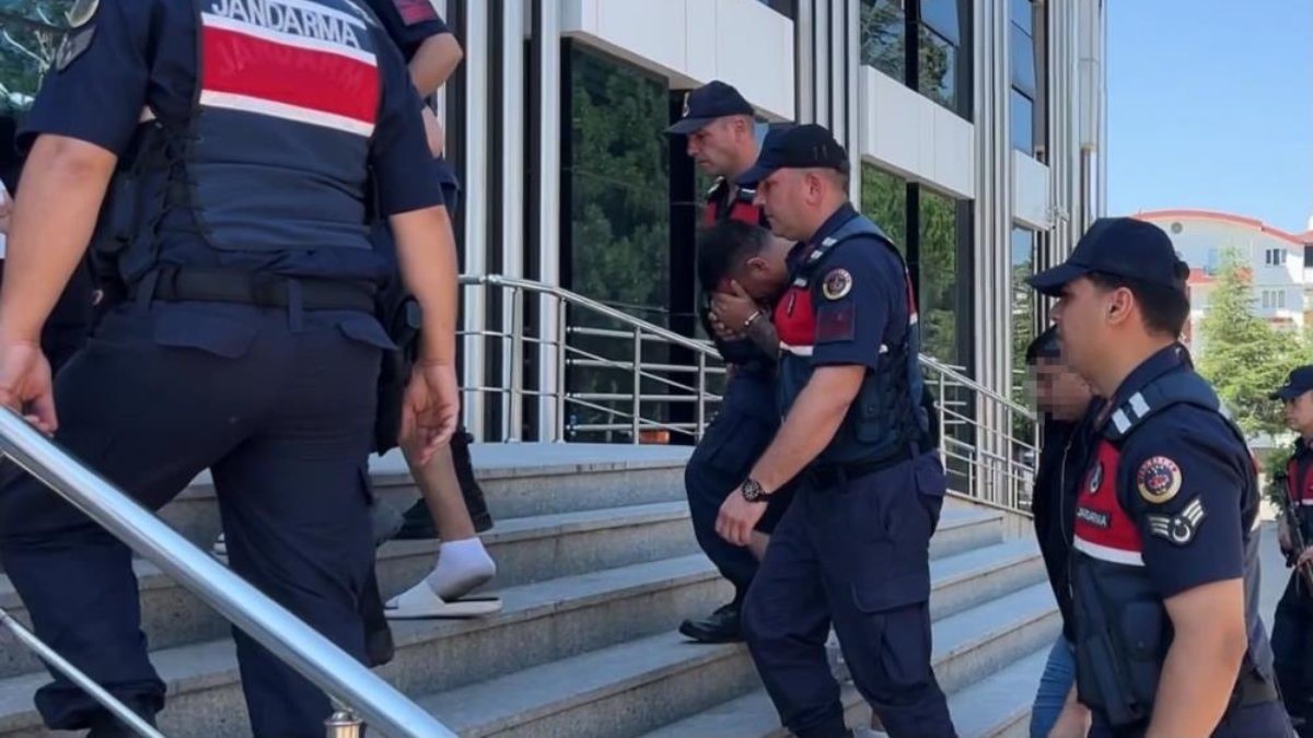 Burdur'dan 1 milyon liralık altınla kaçtılar, 48 saat içinde yakalandılar