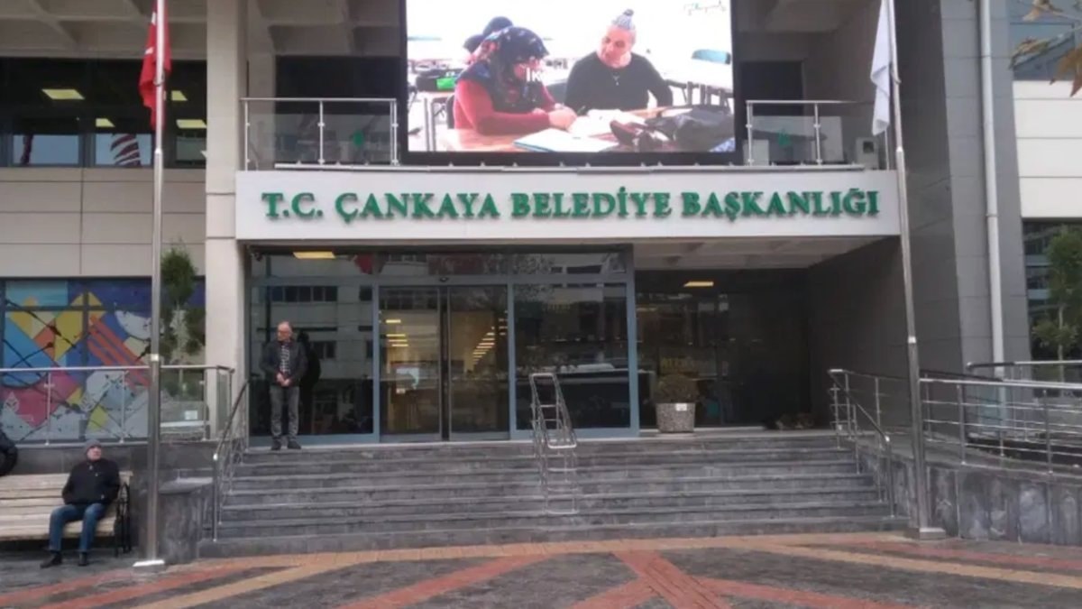 Çankaya Belediye Lider Vekili Haldun Güler ve 33 meclis üyesi Yeni Parti'ye katıldı