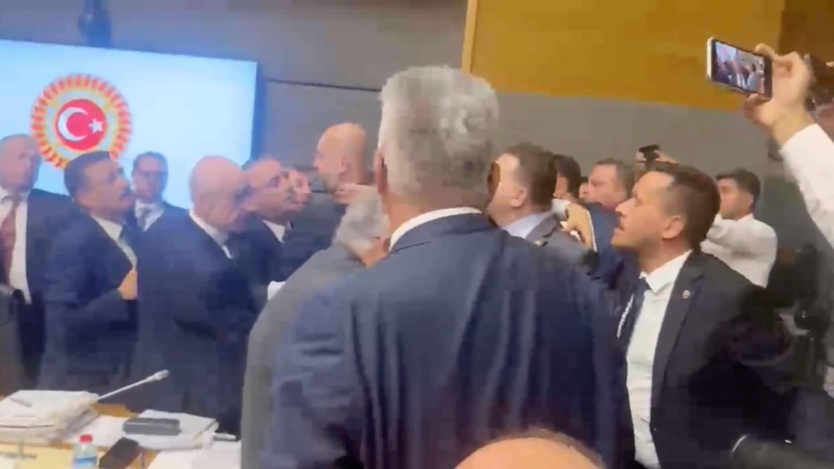 Çerçeve yasa görüşmeleri sırasında MHP'liler ile Yeterli Partililer arasında gerginlik