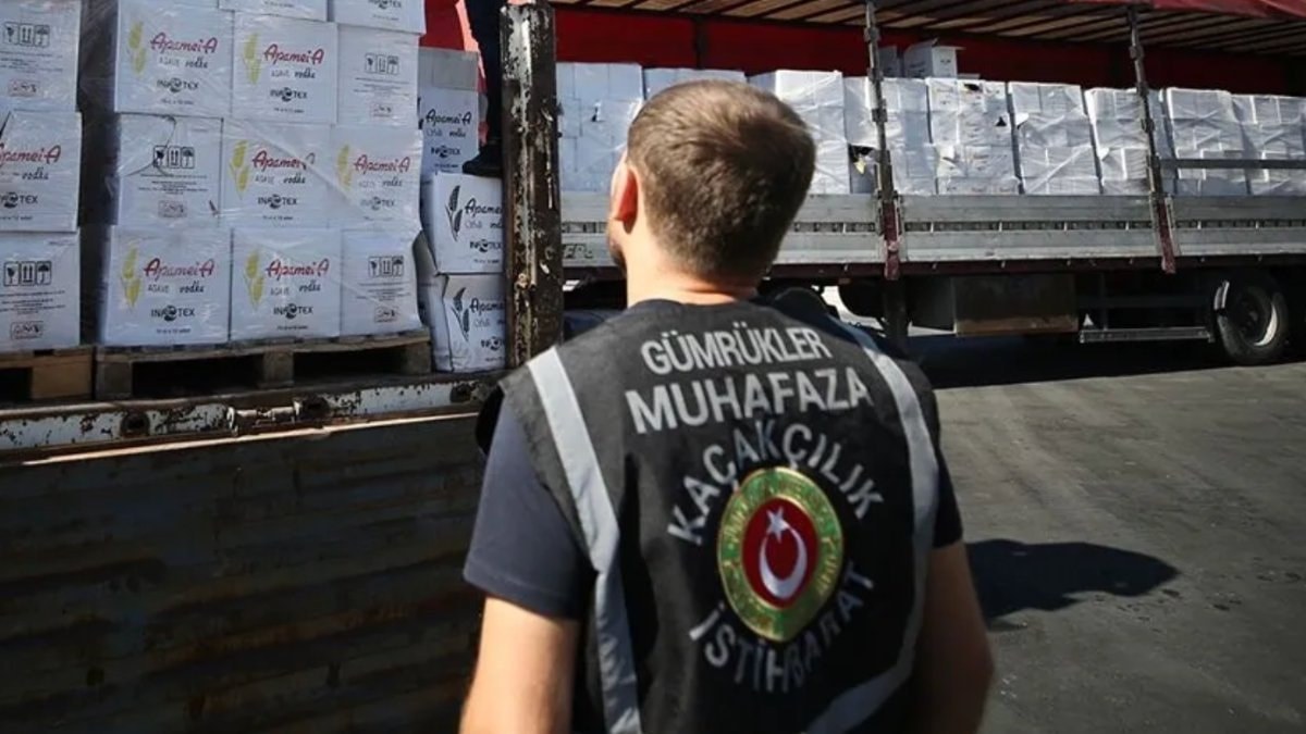 Dış ticaret mevzuatına ters davranan firmalara 8,9 milyar lira ceza