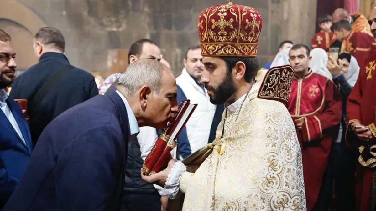 Ermenistan'da kilise ile hükümet arasındaki arbede mahkemeye taşındı