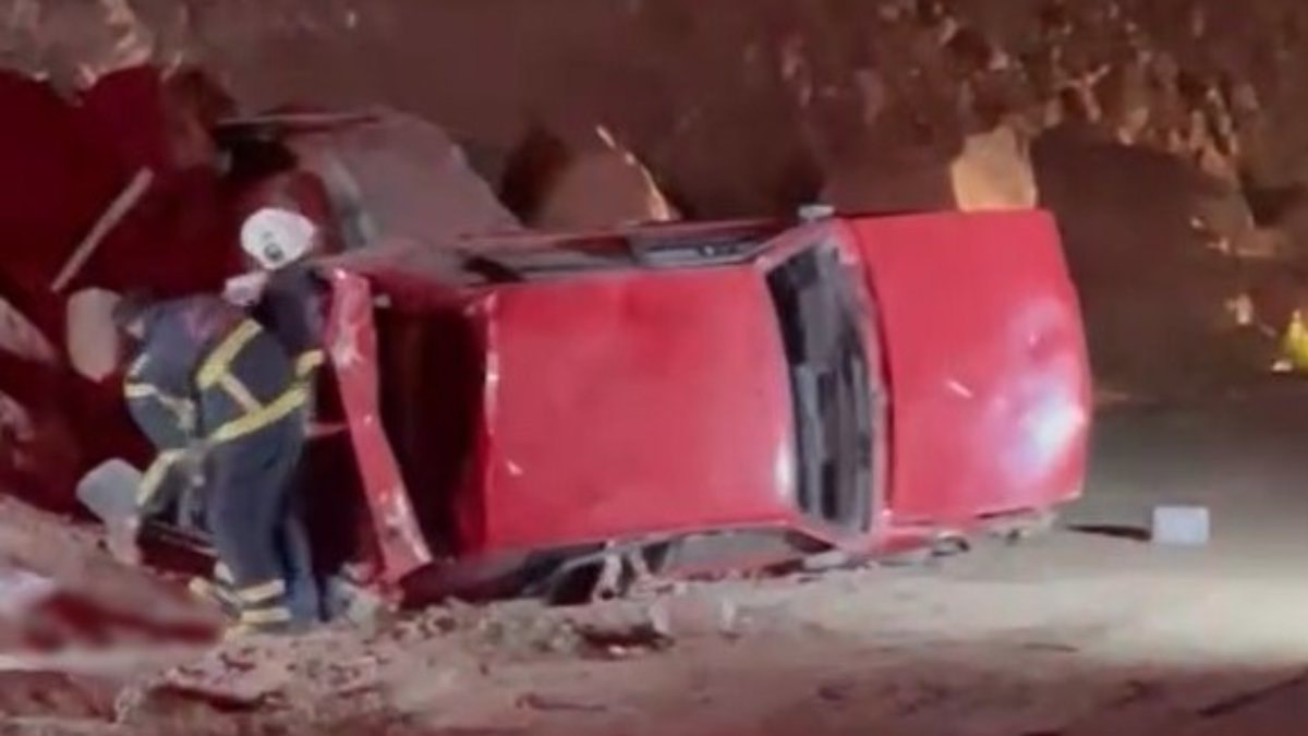 Gaziantep'te yol vermek isterken 200 metrelik uçuruma yuvarlandı