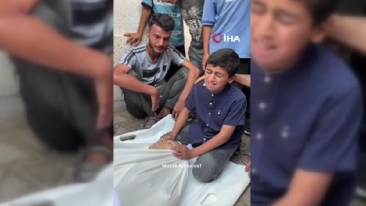 Gazzeli çocuk, İsrail'in öldürdüğü kuzeninin başında Kur'an okudu