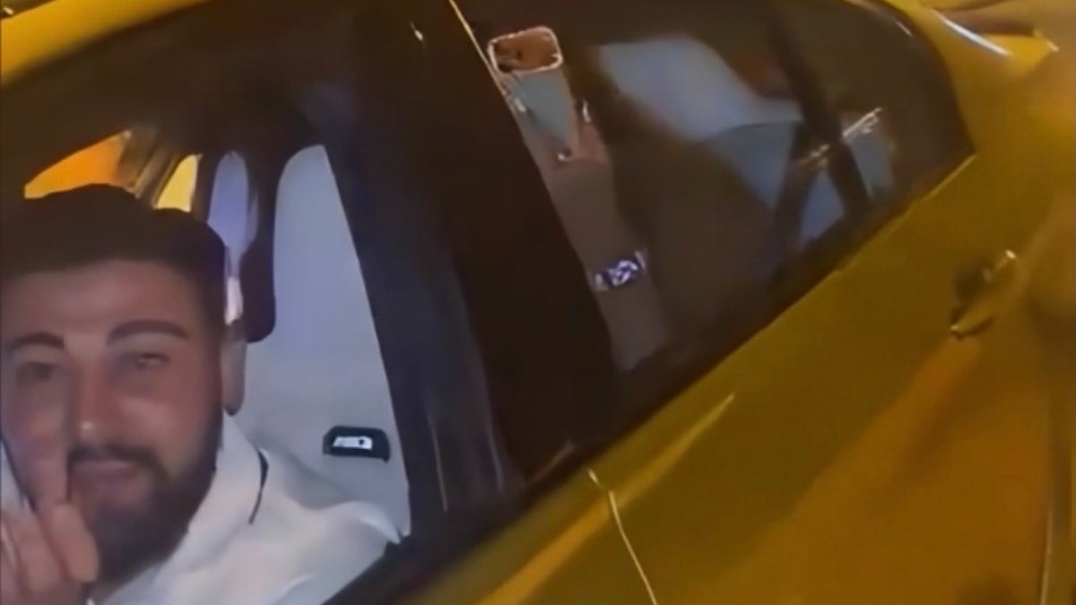 İstanbul'da bayan müşteriler ile taksici arasında fiyat tartışması