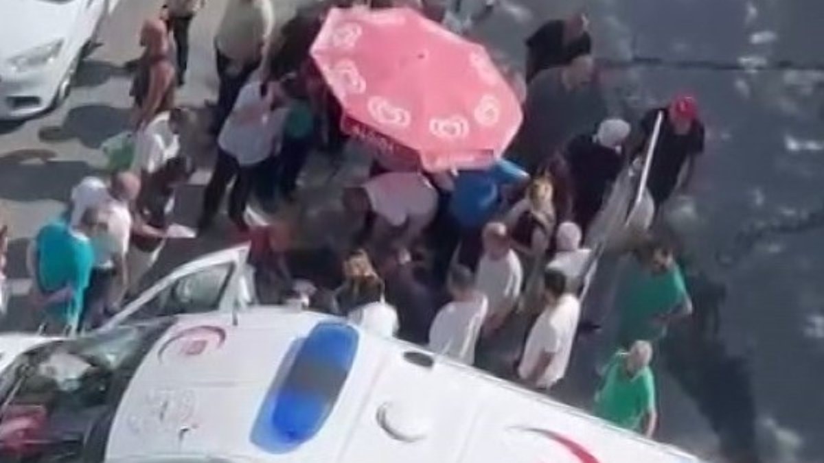 İstanbul'da minibüste, husumetli olduğu sürücüsü vurup kaçtı