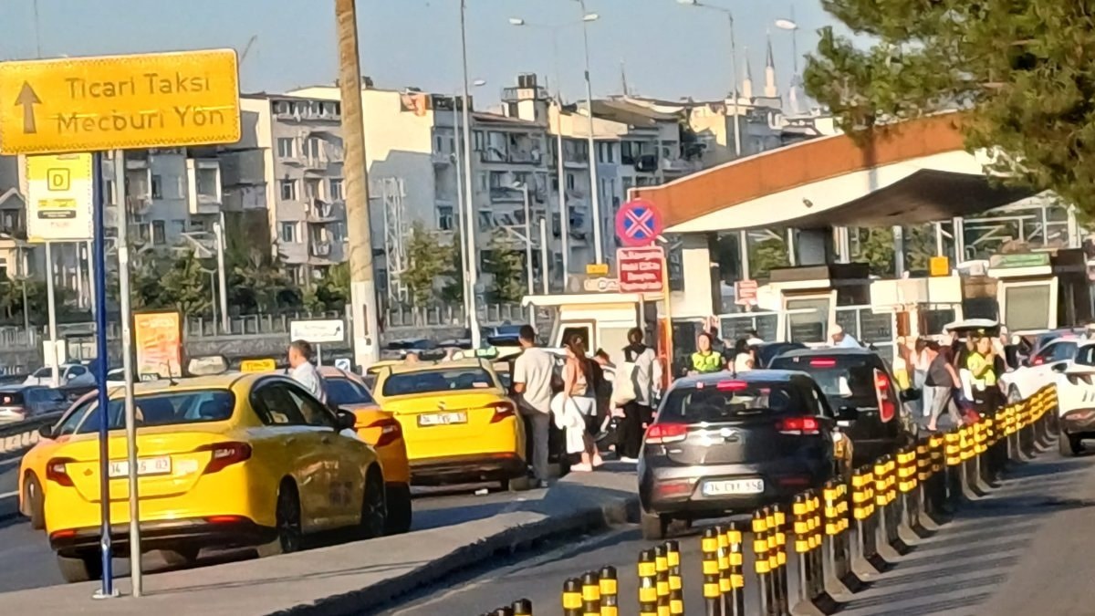 İstanbul'da tatil dönüşü taksi zahmeti: Boş taksiler yolcu almadı, polis müdahale etti