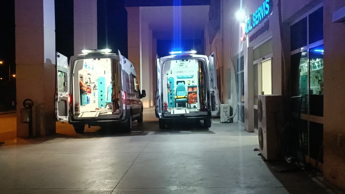 Mardin'de parkta oturan bayanın başına yorgun mermi isabet etti