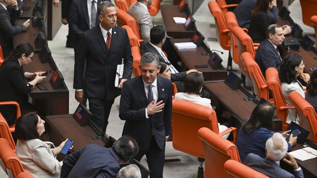 Özgür Özel'den "Terörsüz Türkiye" yorumu: Adam kazandı lakin biz de evet dedik