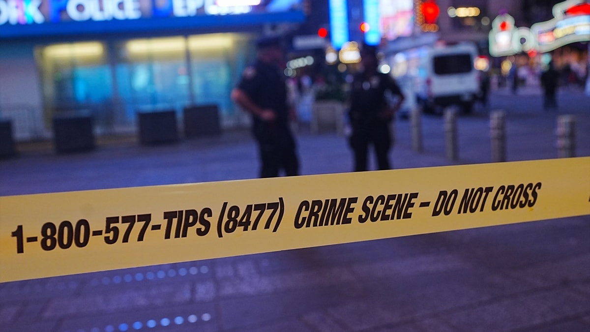 ABD'de Times Meydanı'nda bıçaklı taarruz: 2 meyyit
