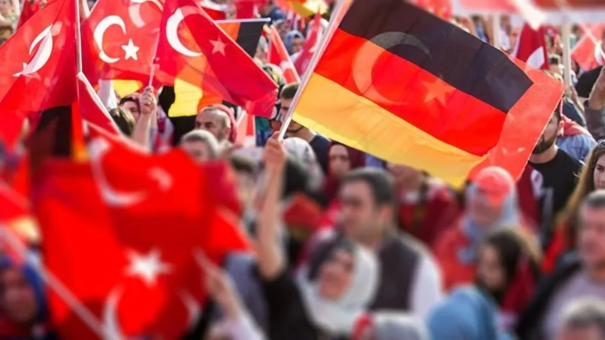 Alman basını: AfD'nin zaferi sonrası Türk esnaf Almanya'yı terk etmeyi düşünüyor