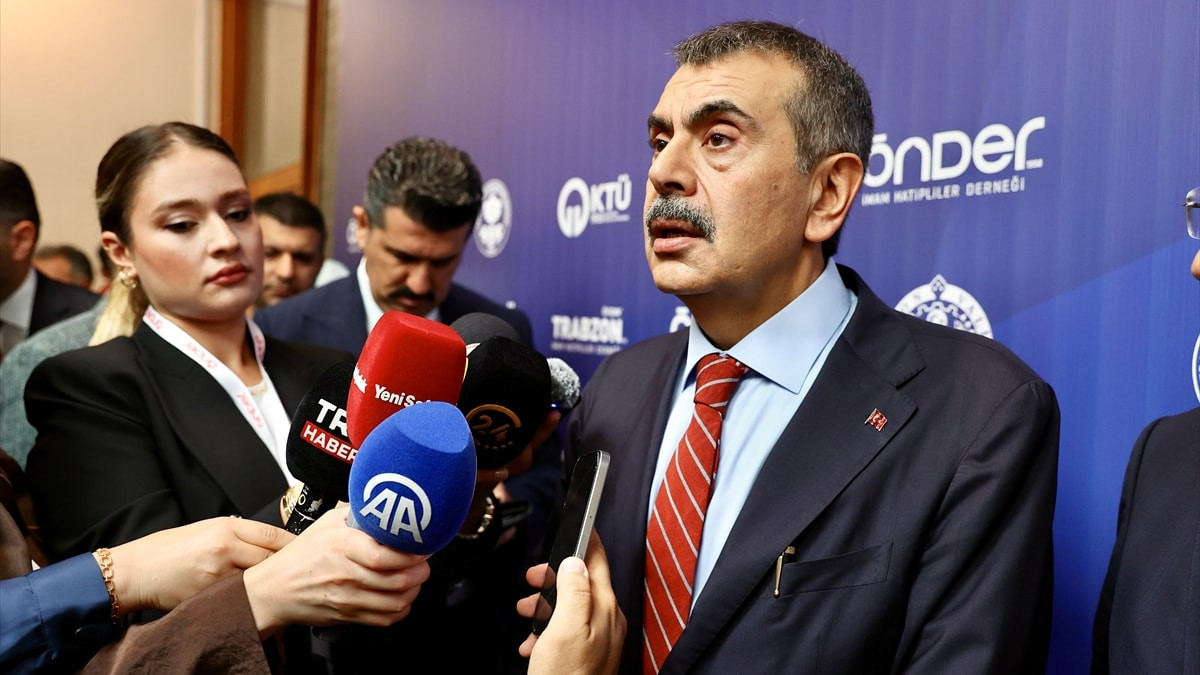Bakan Tekin: Öğretmenler, öğrencilere berbat örnek olamaz