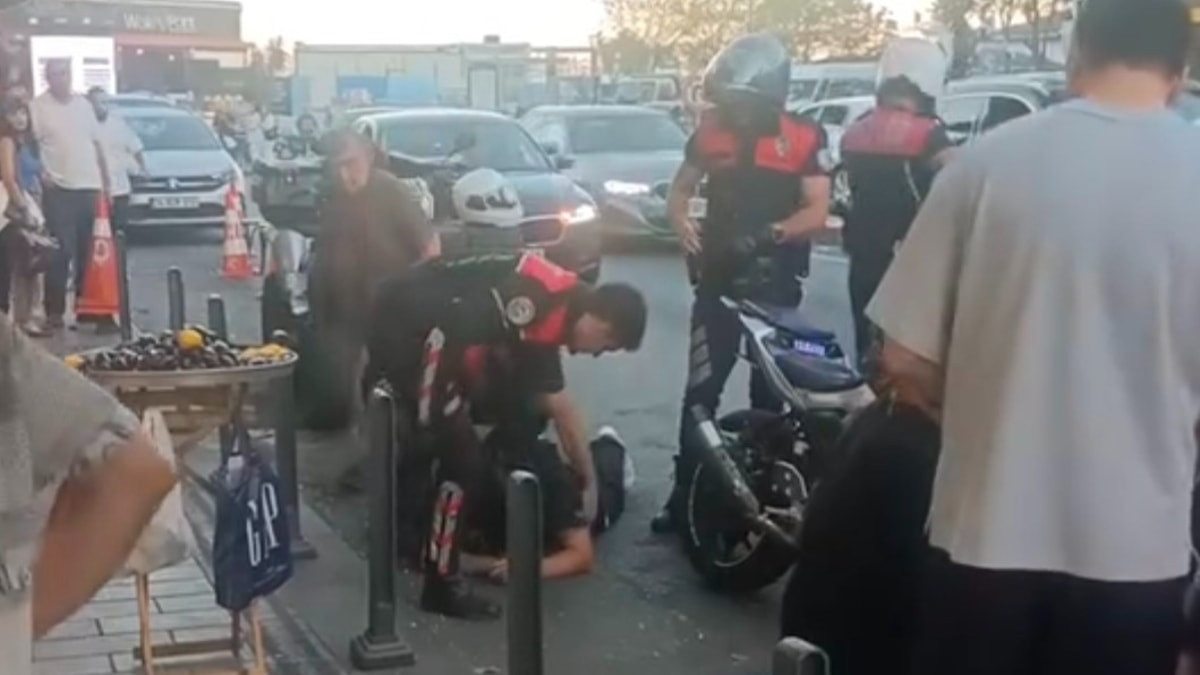 İstanbul'da polisin 'dur' ihtarına uymadı: Motosiklet şoförü kısa müddette yakalandı