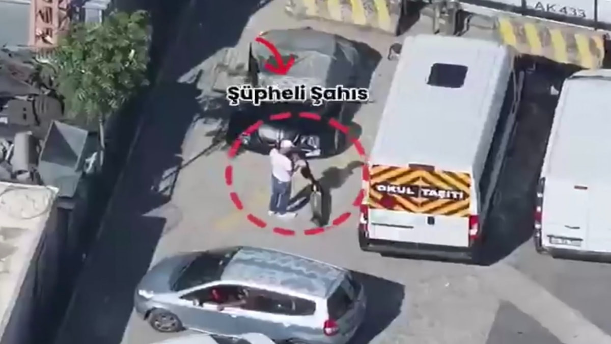 İstanbul'da polisten elektrikli skuterle kaçan kuşkulu kamerada