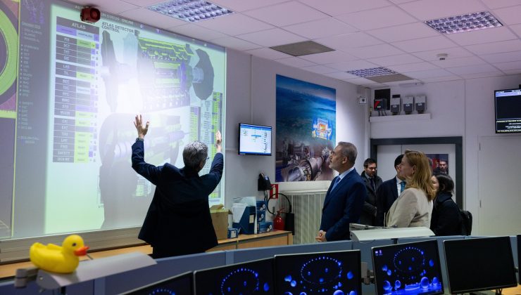 Bakan Hakan Fidan'dan CERN'i ziyaret etti